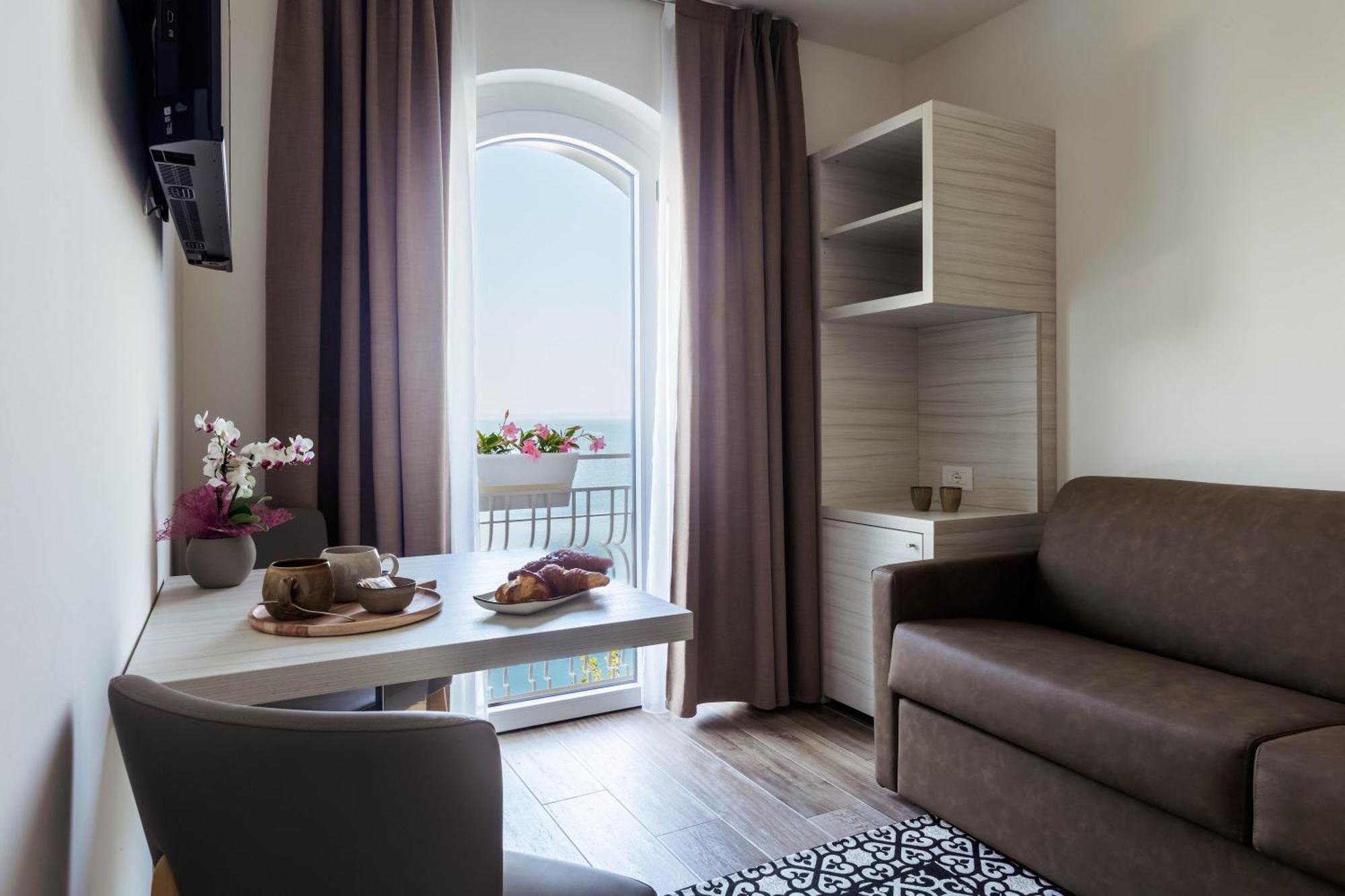 Hotel Giardinetto การ์ดา ภายนอก รูปภาพ